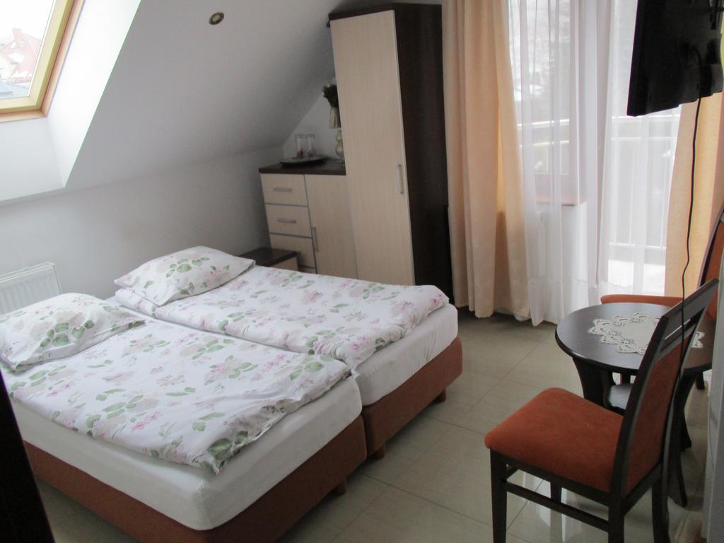 Hotel Gosciniec Klejnot Borowo Exterior foto