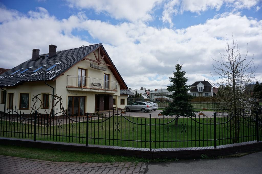 Hotel Gosciniec Klejnot Borowo Exterior foto