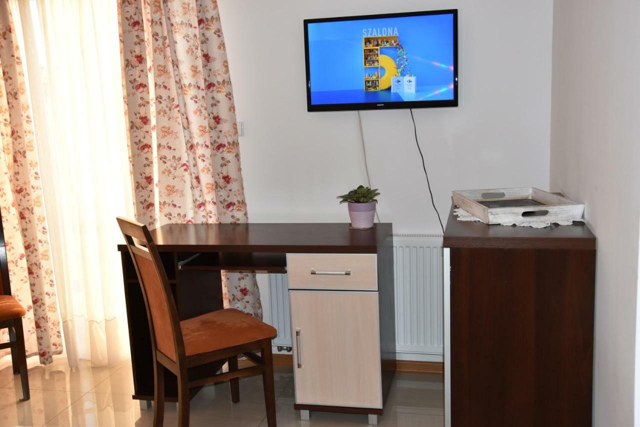 Hotel Gosciniec Klejnot Borowo Exterior foto