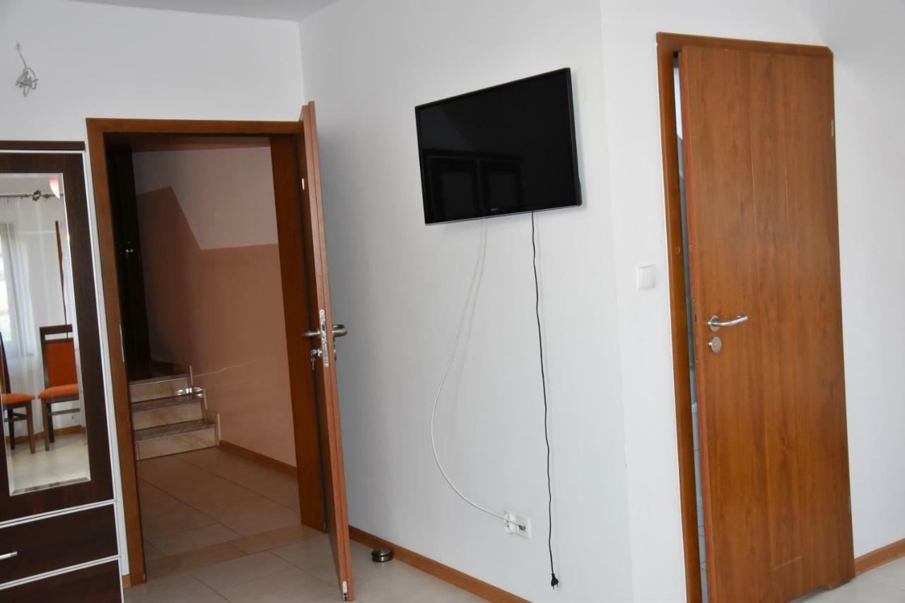 Hotel Gosciniec Klejnot Borowo Exterior foto